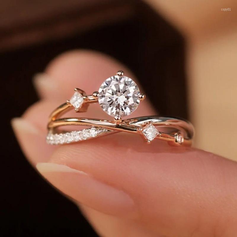 Pendant Necklaces Women's Exquisite Luxury True Love Shiny Zircon Copper Ring Wedding Valentine's Day Proposal Finger Accessories
Pendant Necklaces Women's Exquisite Luxury True Love Shiny Zircon Copper Ring Wedding Valentine's Day Proposal Finger Accessories