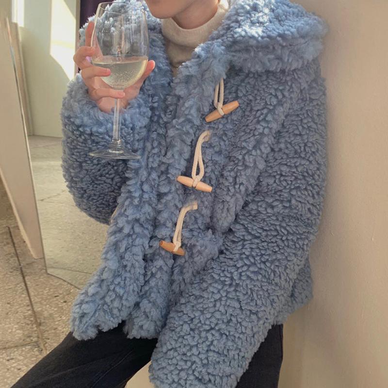 Women's Jackets Pinkou Women Stylish Thick Horn Button Turn Down Collar Long Sleeve Coats White Blue Winter Fur Tops CA197
Women's Jackets Pinkou Women Stylish Thick Horn Button Turn Down Collar Long Sleeve Coats White Blue Winter Fur Tops CA197