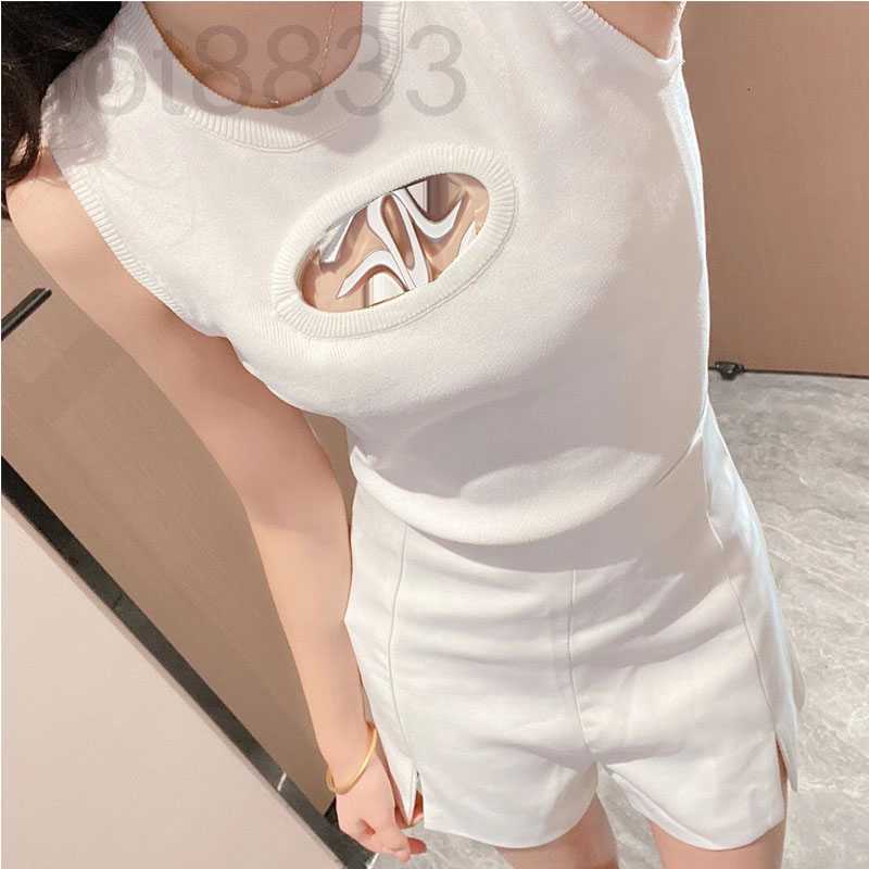 Women' Tanks & Camis Designer 2023 New Summer Hollow Out Knit Tops Women O-neck Sleeveless Ladies Fashion Solid Tank VXKX, White
Women' Tanks & Camis Designer 2023 New Summer Hollow Out Knit Tops Women O-neck Sleeveless Ladies Fashion Solid Tank VXKX, White