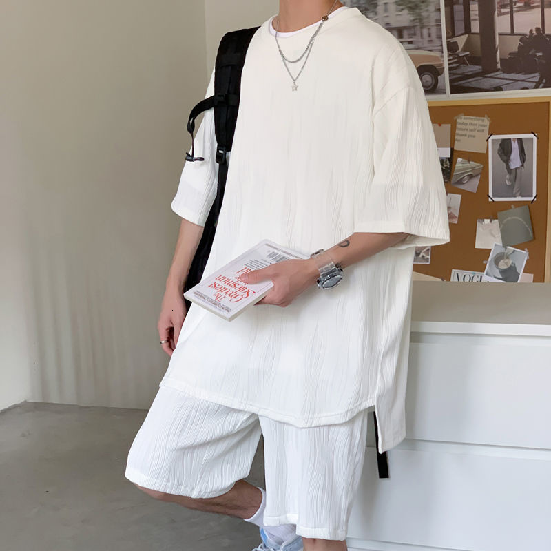 Men's T-Shirts Summer Pleated Sets Men Fashion 3-color Casual Ice Silk Sets Mens Loose Casual Short-sleeved T-shirt/Shorts Two-piece Set Men 2303