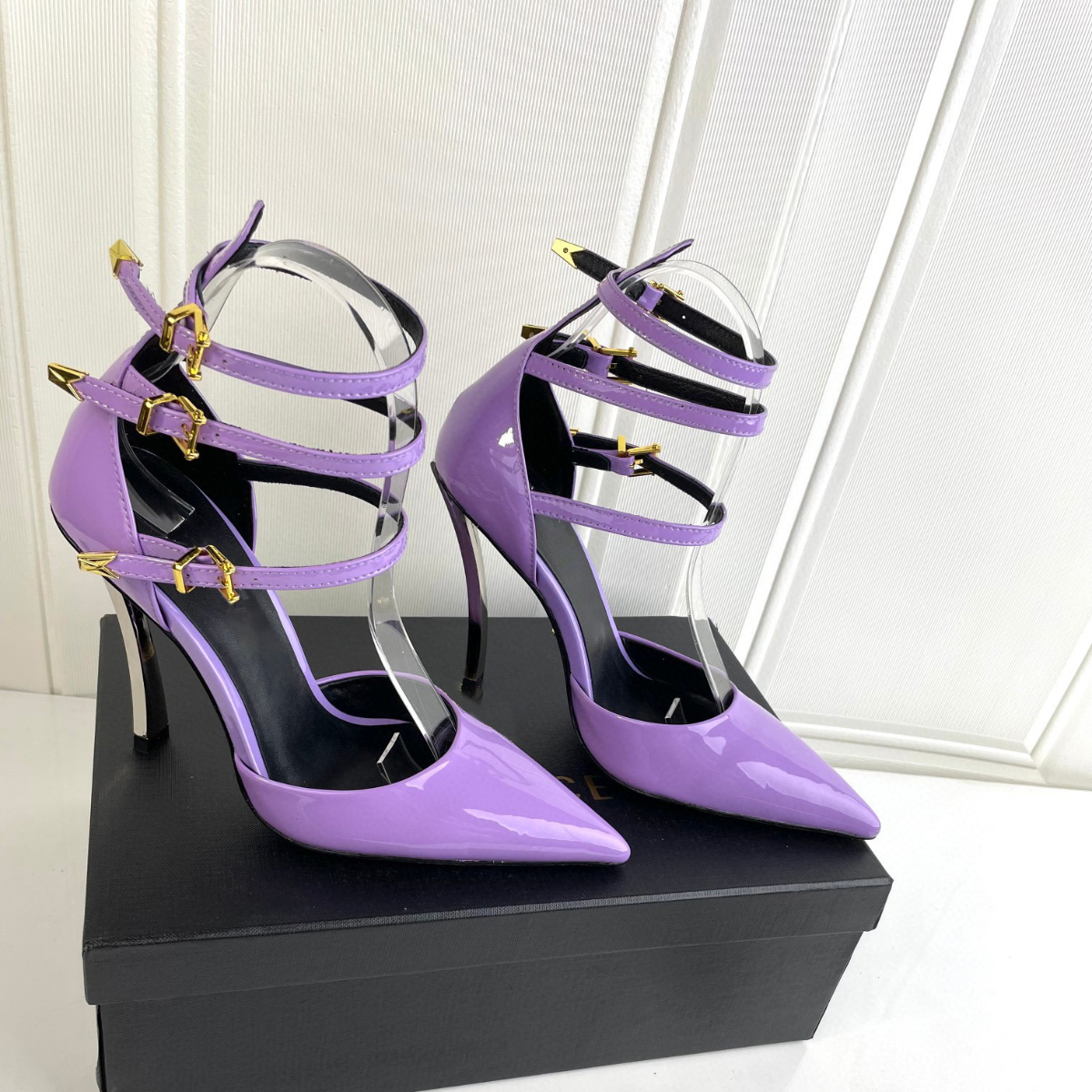 Aevitas Pointy Triple-Strap Pumps heels shoes calf Leather ankle Stiletto sandals Heeled point toe for women Luxury Designers Dress shoe Evening factory footwear, Black
Aevitas Pointy Triple-Strap Pumps heels shoes calf Leather ankle Stiletto sandals Heeled point toe for women Luxury Designers Dress shoe Evening factory footwear, Black