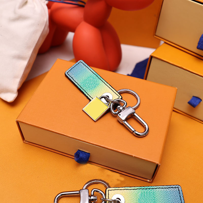 Fashion Key Chain Designer Keychain Luxury Designers Letter Flower Pendant Keychains Classic Letter Keys Buckle Womens Mens Keys Ornaments
Fashion Key Chain Designer Keychain Luxury Designers Letter Flower Pendant Keychains Classic Letter Keys Buckle Womens Mens Keys Ornaments