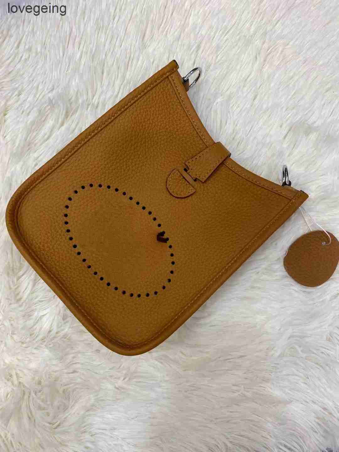 Designer Bag Bags Evelynbag Tote 2023 Mini Messenger Cowhide Lychee Water H-home Bucket Women's One Shoulder Wpf0 With QVKC
Designer Bag Bags Evelynbag Tote 2023 Mini Messenger Cowhide Lychee Water H-home Bucket Women's One Shoulder Wpf0 With QVKC