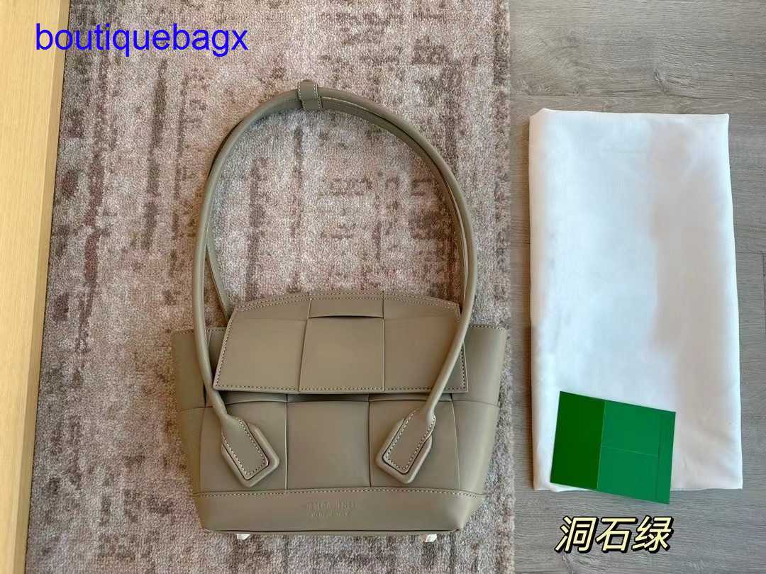 Luxury Bottegss Venetss Arco Evening Bags online store Ar Spring New 23 * o Handheld Early Dumpling Single-shoulder Woven Fashion With logo 417J, White6
Luxury Bottegss Venetss Arco Evening Bags online store Ar Spring New 23 * o Handheld Early Dumpling Single-shoulder Woven Fashion With logo 417J, White6