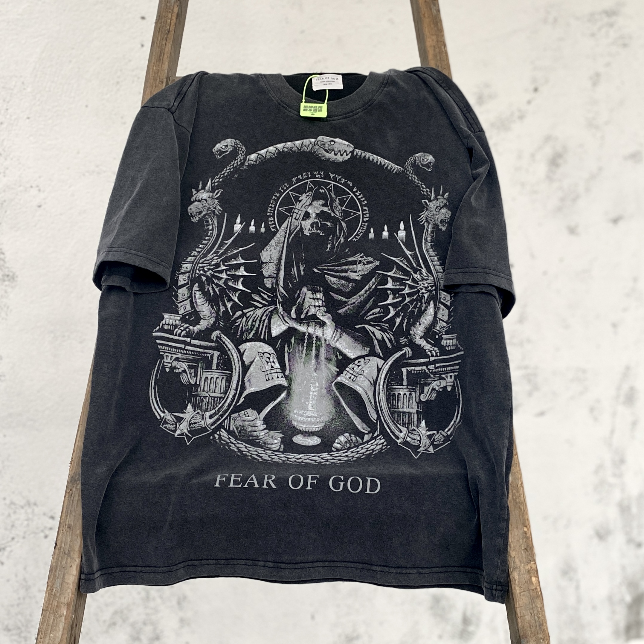 Skull Snake Print Plus Size Men's T-shirts Retro Distressed Acid Washed Heavy Cotton T shirts Man Vintage Oversized T-shirt Streetwear Tee Unisex Short Sleeves, Black
Skull Snake Print Plus Size Men's T-shirts Retro Distressed Acid Washed Heavy Cotton T shirts Man Vintage Oversized T-shirt Streetwear Tee Unisex Short Sleeves, Black