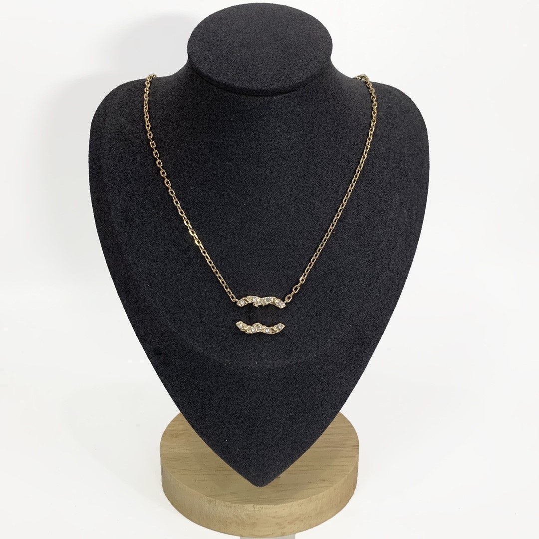 Luxury Brand Designer Pendants Necklaces Stainless Steel Double Letter Choker Pendant channel Necklace Beads Chain Jewelry Accessories Gifts kxx1b
Luxury Brand Designer Pendants Necklaces Stainless Steel Double Letter Choker Pendant channel Necklace Beads Chain Jewelry Accessories Gifts kxx1b