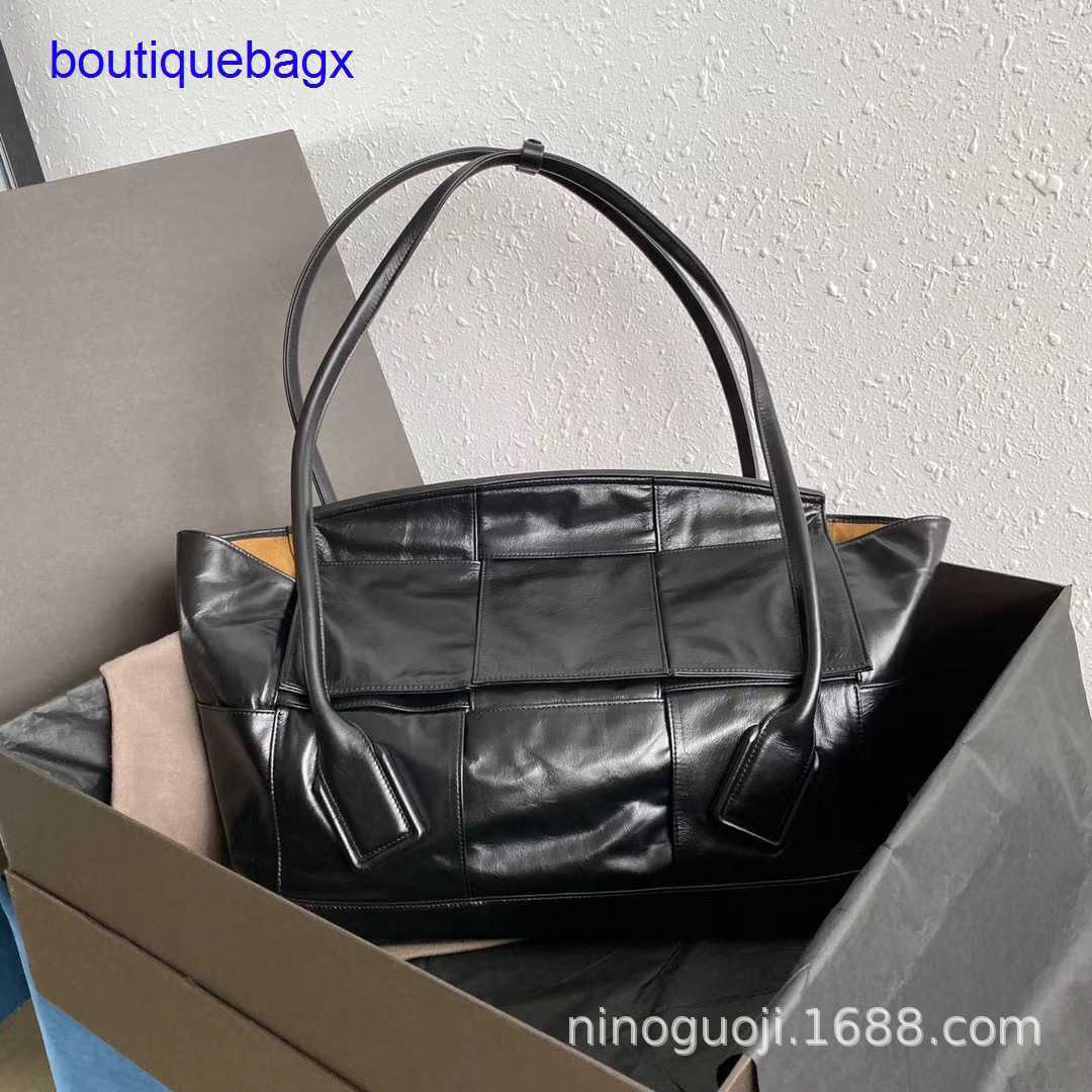 Luxury Bottegss Venetss Arco Evening Bags online store Woven bag cowhide oil wax vegetable basket large capacity hand soft leather With logo KJLS, Khaki5
Luxury Bottegss Venetss Arco Evening Bags online store Woven bag cowhide oil wax vegetable basket large capacity hand soft leather With logo KJLS, Khaki5