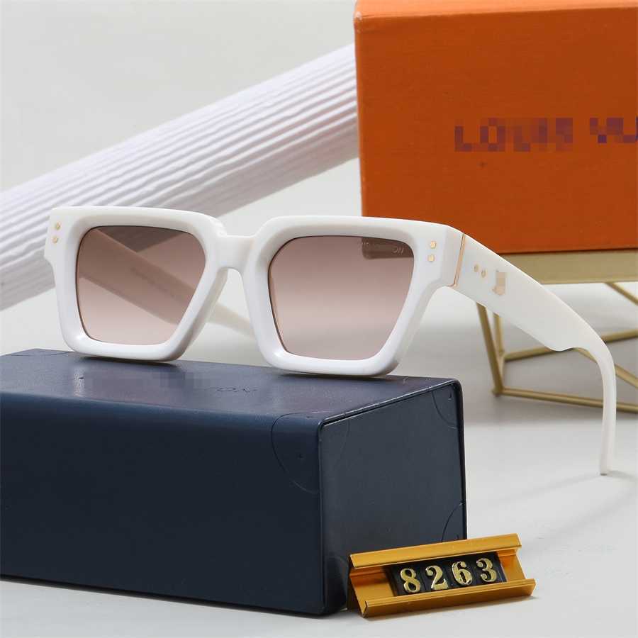 Sunglasses 2023 new New Donkey's Box Women's Advanced Sense Net Red Fashion Black Frame Thick Leg Sunscreen
Sunglasses 2023 new New Donkey's Box Women's Advanced Sense Net Red Fashion Black Frame Thick Leg Sunscreen