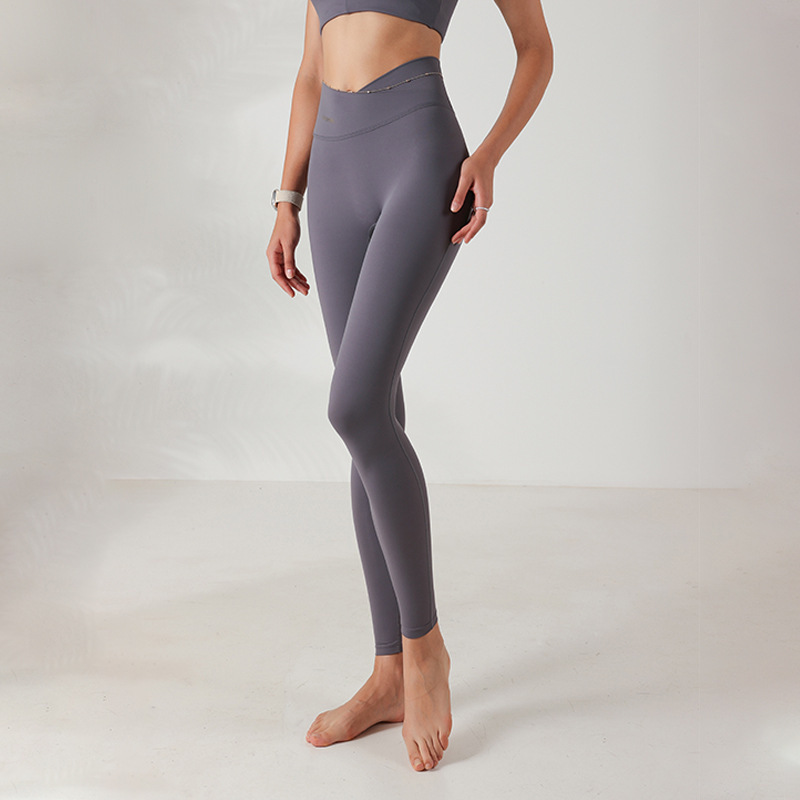 Lu yoga capris women's high-waisted double-sided sanded new nude trackless yoga pants women's gym sexy nude stretch fitness outdoor sports pants
Lu yoga capris women's high-waisted double-sided sanded new nude trackless yoga pants women's gym sexy nude stretch fitness outdoor sports pants