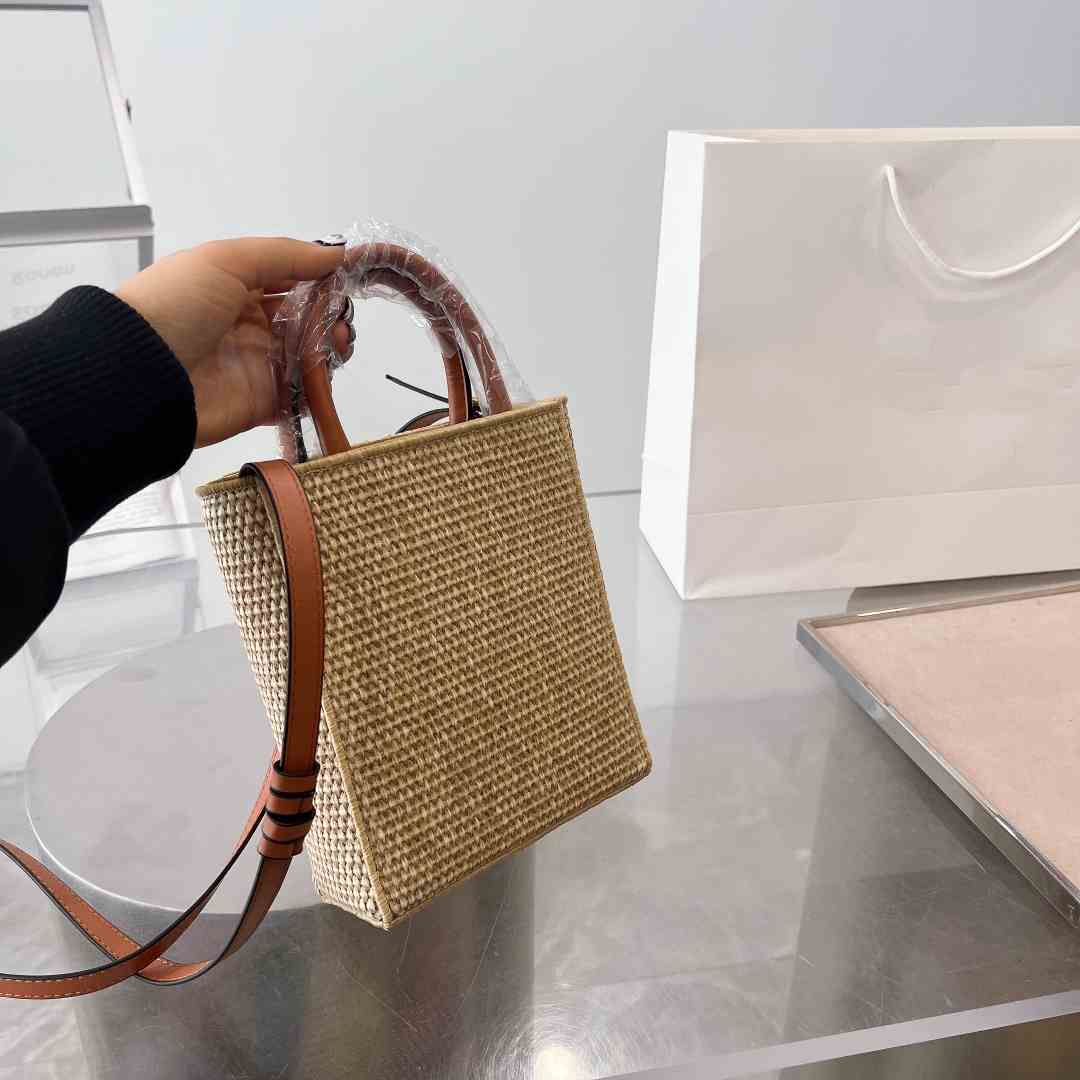 Spring and summer 2023 new style of your women's straw music bag rabbit pattern fashionable and versatile beach bag square bucket bag, Beige
Spring and summer 2023 new style of your women's straw music bag rabbit pattern fashionable and versatile beach bag square bucket bag, Beige