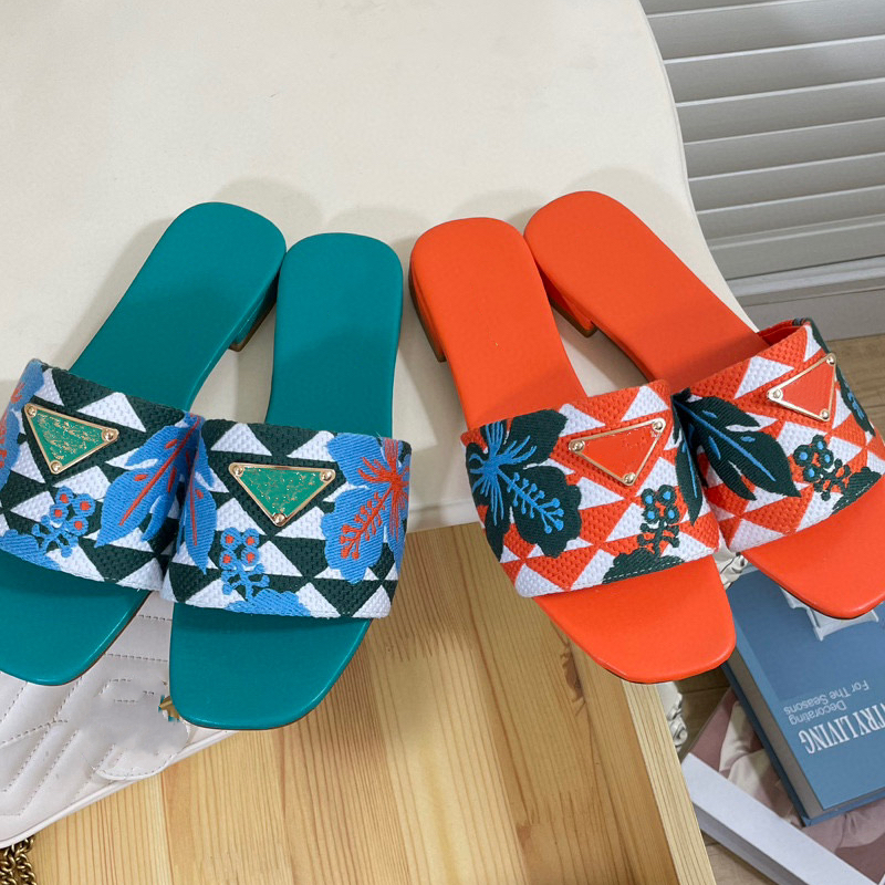 Designer Slide Womens Sandals Triangle Slippers Flip Flops Luxury Flat Thick Bottom Embroidery Printed Jelly Rubber Leather Women Size 35-42, Pink
Designer Slide Womens Sandals Triangle Slippers Flip Flops Luxury Flat Thick Bottom Embroidery Printed Jelly Rubber Leather Women Size 35-42, Pink