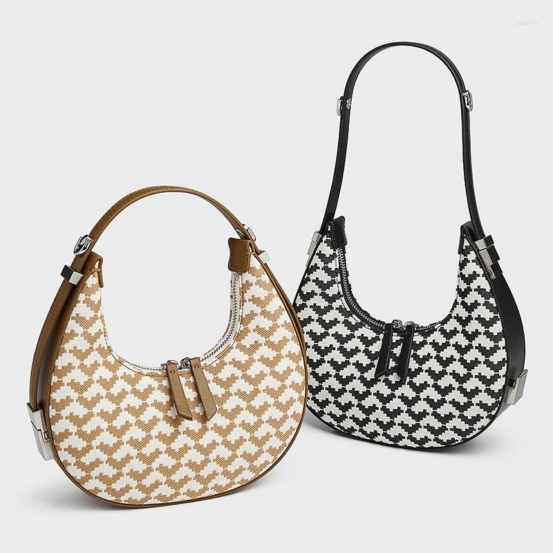 Evening Bags The Autumn And Winter Embroidered Women's Bag Shoulder Armpit Crossbody Portable Fashion All-match, Black
Evening Bags The Autumn And Winter Embroidered Women's Bag Shoulder Armpit Crossbody Portable Fashion All-match, Black