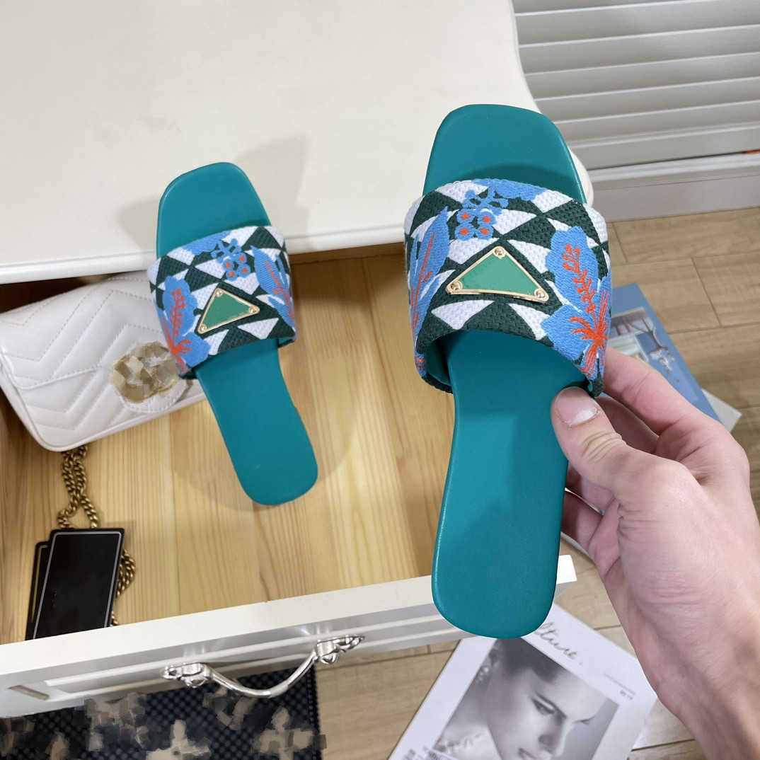 2023 Designer Women Slippers Embroidered Sandals Fabric Triangle Slides Mules Knitted Slipper Womens Home Flip Flops Casual Summer Leather Flat Slide Rubber Sole, Pda3132
2023 Designer Women Slippers Embroidered Sandals Fabric Triangle Slides Mules Knitted Slipper Womens Home Flip Flops Casual Summer Leather Flat Slide Rubber Sole, Pda3132
