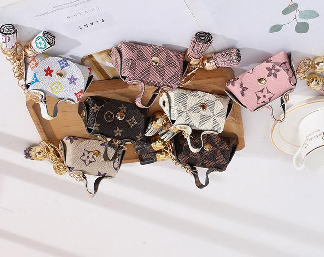 Brand Design Key Chains Ring Rhinestone Key Rings PU Leather Bear Car Keys Jewelry Bag Charm Animal Keychains Holder Women Man Gift
Brand Design Key Chains Ring Rhinestone Key Rings PU Leather Bear Car Keys Jewelry Bag Charm Animal Keychains Holder Women Man Gift