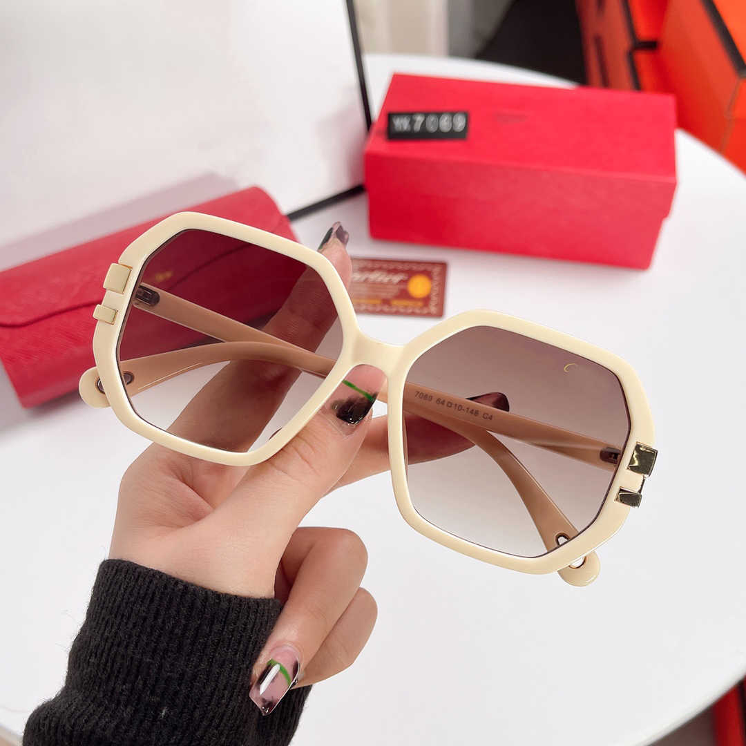 Women Square Sunglasses Fashion Designer Sunglasses Men Pilot Sunglasses Classic Frame Outdoor Travel Sunglasses
Women Square Sunglasses Fashion Designer Sunglasses Men Pilot Sunglasses Classic Frame Outdoor Travel Sunglasses