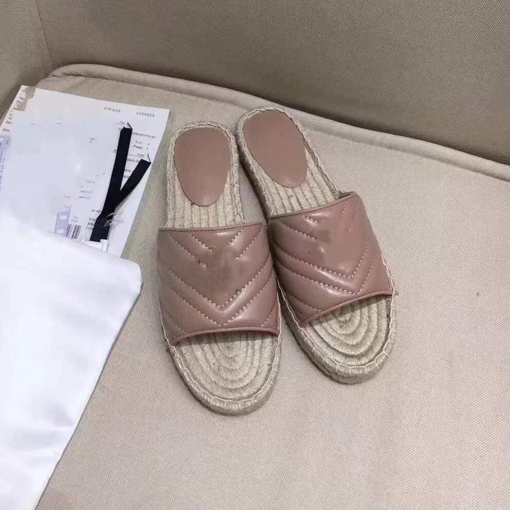 Classic Womens slippers designer Sandals for Women weaving Thick bottom lady Womens platform slide Print Beach Summer sexy Leather letter Slides slipper
Classic Womens slippers designer Sandals for Women weaving Thick bottom lady Womens platform slide Print Beach Summer sexy Leather letter Slides slipper