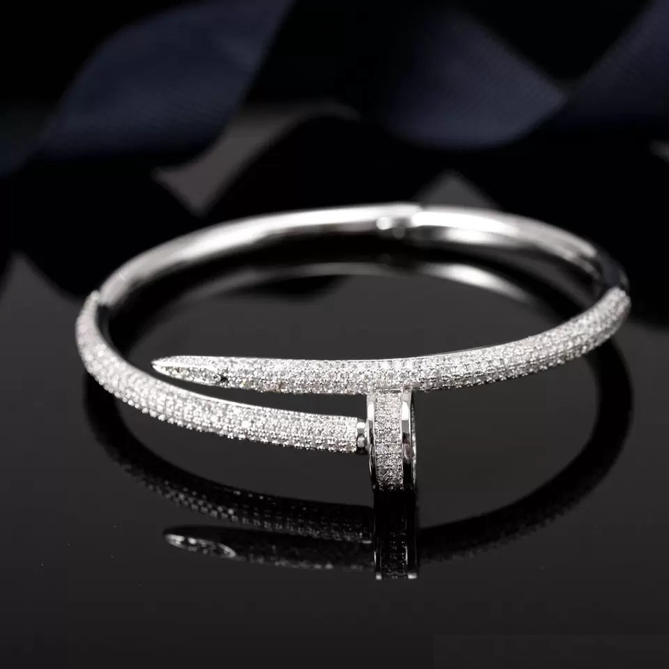 Wedding Bracelets Women Man 18k Gold Plated Cuff Bracelet Full Diamond Nail Bracelet Love Jewelry For Valentine's Day Gift Luxury brand Designer Bangle original logo
Wedding Bracelets Women Man 18k Gold Plated Cuff Bracelet Full Diamond Nail Bracelet Love Jewelry For Valentine's Day Gift Luxury brand Designer Bangle original logo