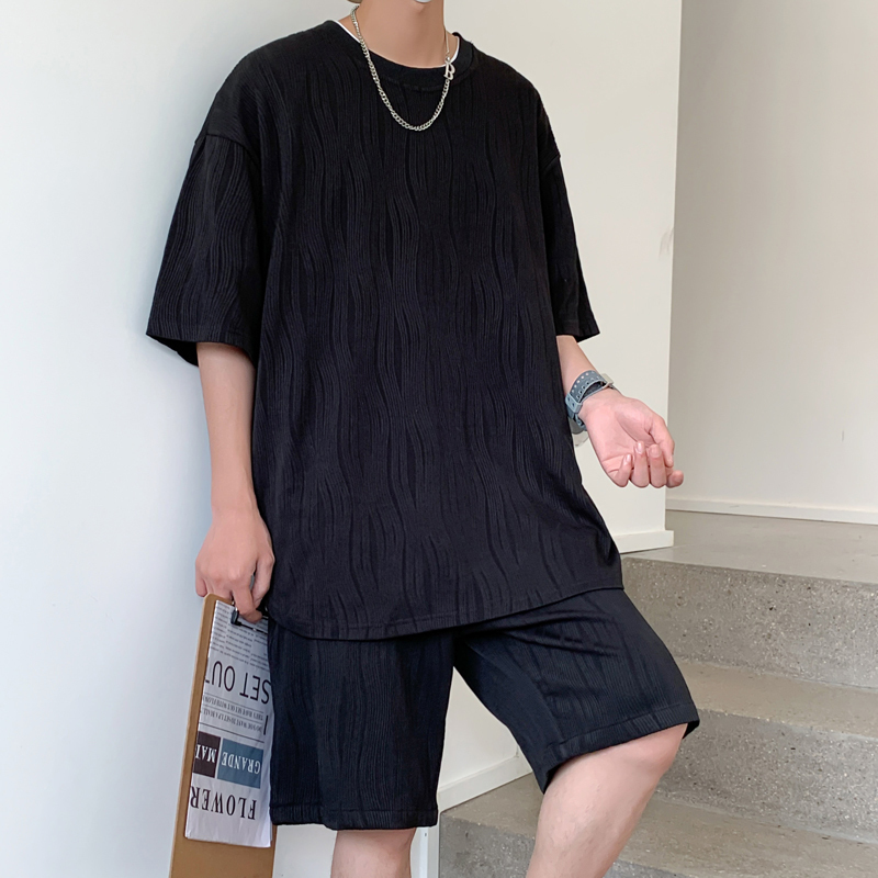 Men's T-Shirts Summer Pleated Sets Men Fashion 3-color Casual Ice Silk Sets Mens Loose Casual Short-sleeved T-shirt/Shorts Two-piece Set Men 2303