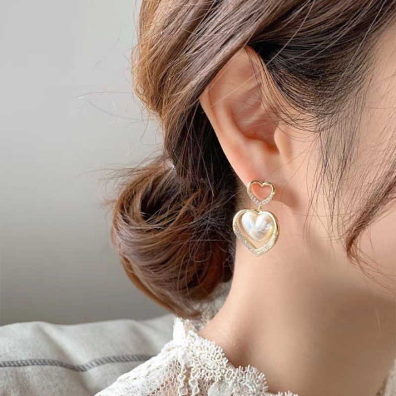 Dangle Chandelier High Sense Pearl Love Earrings Female 2022 New Fashion Versatile Earrings Korean Temperament Net Red Earrings G230313
Dangle Chandelier High Sense Pearl Love Earrings Female 2022 New Fashion Versatile Earrings Korean Temperament Net Red Earrings G230313