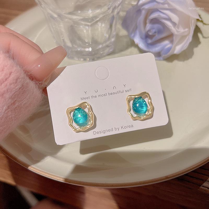 Stud Earrings Lovelink Korean Style Shiny Gradient Blue Opal For Women Irregular Hollow Square Metal Girls Party Accessory
Stud Earrings Lovelink Korean Style Shiny Gradient Blue Opal For Women Irregular Hollow Square Metal Girls Party Accessory