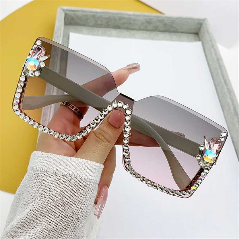 Sunglasses 2023 new large framed diamond rimless cut edge one-piece for men and women street photography runway fashion sunglasses
Sunglasses 2023 new large framed diamond rimless cut edge one-piece for men and women street photography runway fashion sunglasses