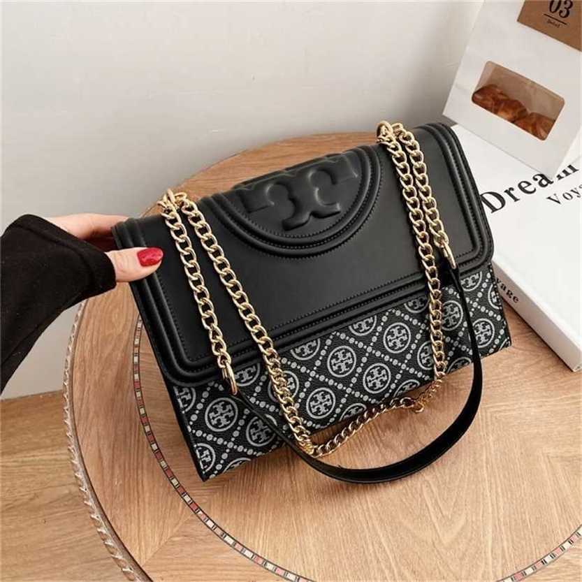 handbag 2023 Fashion women's bag leather quality Handbag French minority female chain small square simple texture Shoulder Messenger Bag, White10
handbag 2023 Fashion women's bag leather quality Handbag French minority female chain small square simple texture Shoulder Messenger Bag, White10