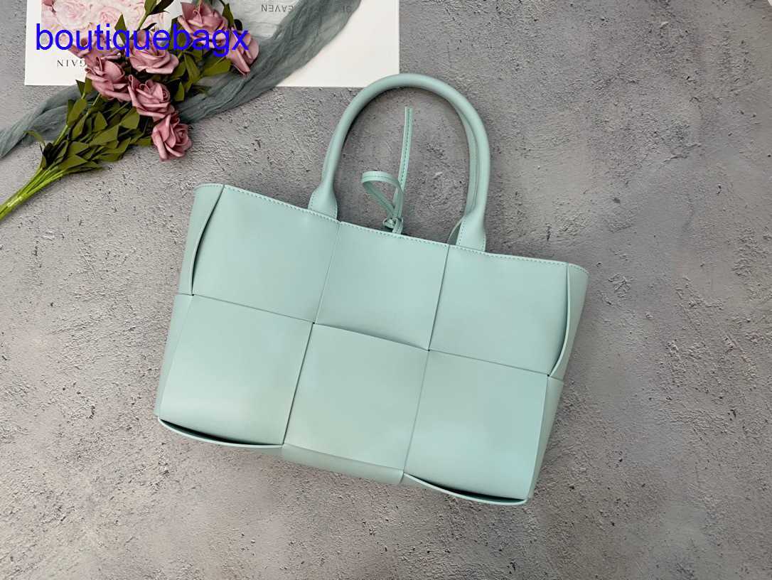 Original edition Luxury Bottegss Venetss Arco Evening Bags online store Tote Women's Bag Single-shoulder DIVANI handbag Woven Larg With logo AU19, Green8
Original edition Luxury Bottegss Venetss Arco Evening Bags online store Tote Women's Bag Single-shoulder DIVANI handbag Woven Larg With logo AU19, Green8