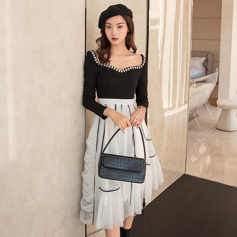 Casual Dresses YIGELILA Vintage Women Dress Elegant Square Collar Dress Empire Slim Dress Mid-length 66272 230313