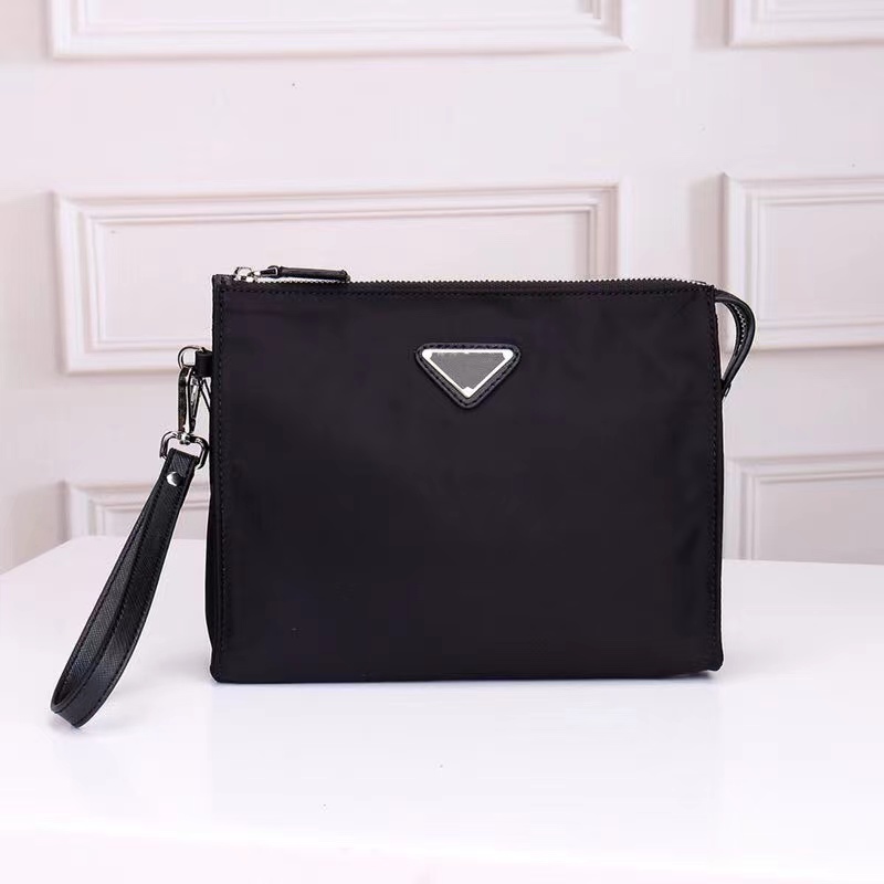 Men Designer Clutch Bags Black Nylon Toiletry Bag With Slots Inside Man Daily Casual Makeup Fashion Purse
Men Designer Clutch Bags Black Nylon Toiletry Bag With Slots Inside Man Daily Casual Makeup Fashion Purse