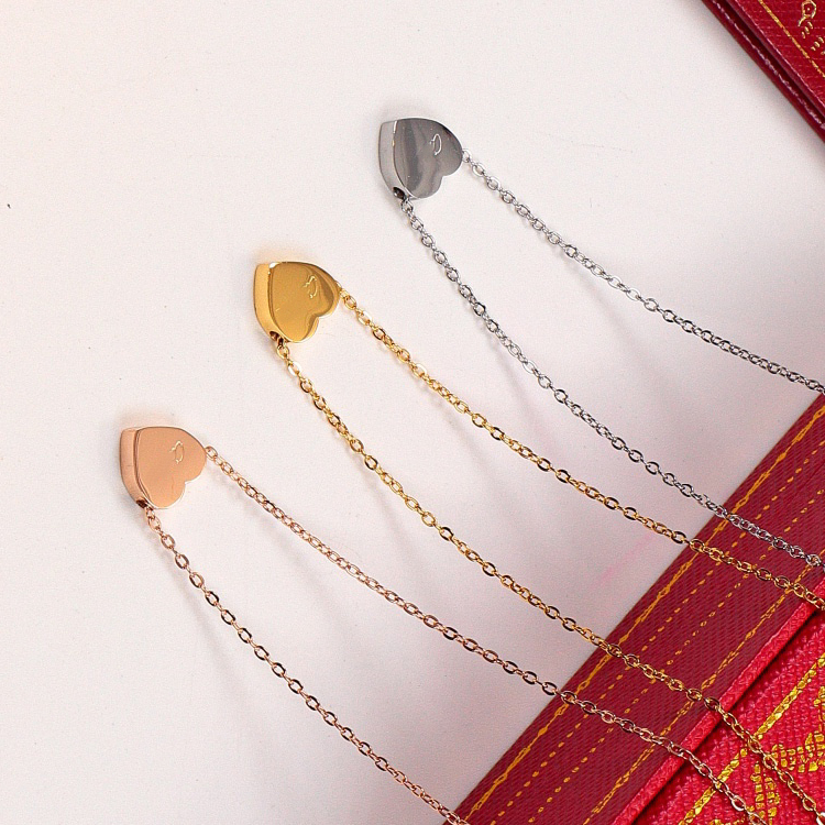 Women Luxury Brand Designer Pendant Necklaces Chain 18K Gold Plated Crysatl Pearl Rhinestone Sweater Necklace Wedding Party Jewerlry Accessories
Women Luxury Brand Designer Pendant Necklaces Chain 18K Gold Plated Crysatl Pearl Rhinestone Sweater Necklace Wedding Party Jewerlry Accessories