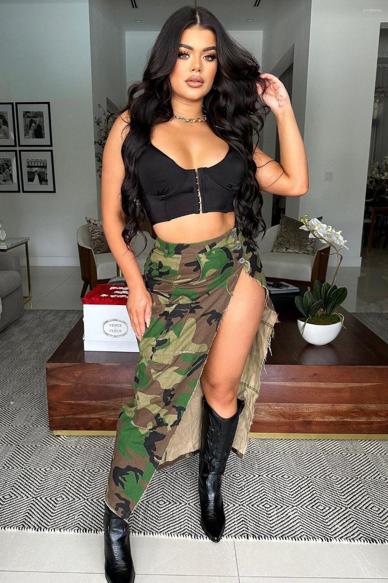 Skirts MUDAN Elegant Women Fashion Camouflage High Side Slit Button Front Waist Pocket Slim Maxi Long Skirt, Q23s8292
Skirts MUDAN Elegant Women Fashion Camouflage High Side Slit Button Front Waist Pocket Slim Maxi Long Skirt, Q23s8292