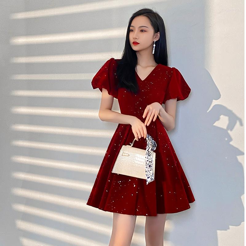 Ethnic Clothing V-Neck Bling Sequins Cheongsam Puff Sleeve A-line Qipao Satin Elegant Celebrity Banquet Dresses Gown Burgundy Retro Vestidos
Ethnic Clothing V-Neck Bling Sequins Cheongsam Puff Sleeve A-line Qipao Satin Elegant Celebrity Banquet Dresses Gown Burgundy Retro Vestidos