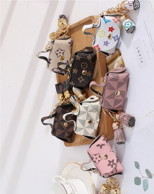 Designer Letter Printing Keychain Wallet Keyring 20 Style Purse Pendant Car Chain Charm Flower Mini Coin Holder Keychains Bag Trinket Gifts Accessories
Designer Letter Printing Keychain Wallet Keyring 20 Style Purse Pendant Car Chain Charm Flower Mini Coin Holder Keychains Bag Trinket Gifts Accessories