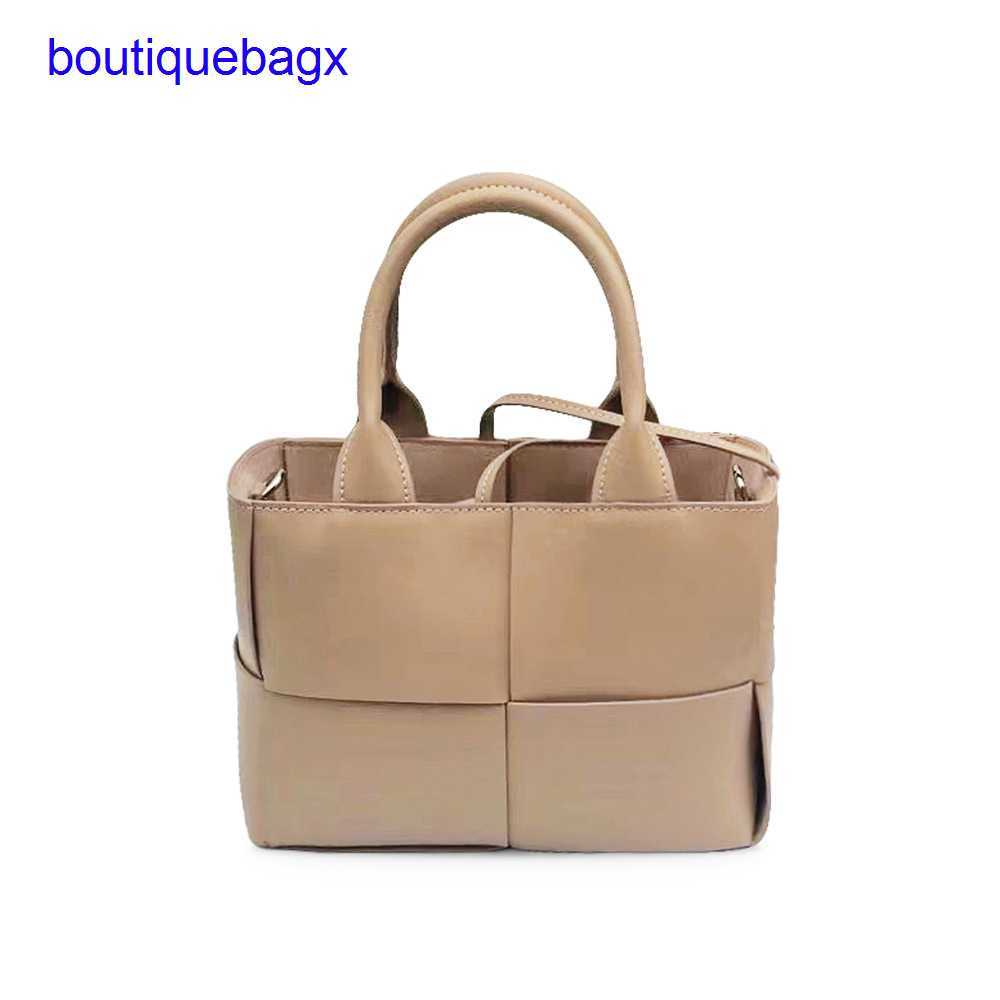 Luxury Bottegss Venetss Arco Evening Bags online store Guangzhou Korean version 2023 checked bag cow new leather coarse woven moth With logo 9FMC, Nai cha se 
Luxury Bottegss Venetss Arco Evening Bags online store Guangzhou Korean version 2023 checked bag cow new leather coarse woven moth With logo 9FMC, Nai cha se