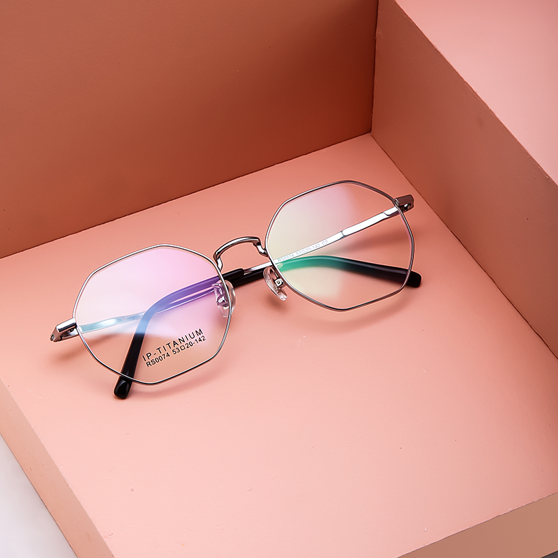Pure titanium ultra-thin frame thin leg glasses men's and women's retro polygon Korean version prescription mirror fashion personality generous
Pure titanium ultra-thin frame thin leg glasses men's and women's retro polygon Korean version prescription mirror fashion personality generous