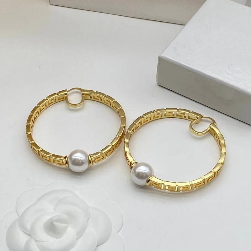 Hoop Earrings Exaggerated Metal Earring Trend Valentine's Day Girl Simple Casual Pearl Ins Retro Ear Accessories
Hoop Earrings Exaggerated Metal Earring Trend Valentine's Day Girl Simple Casual Pearl Ins Retro Ear Accessories