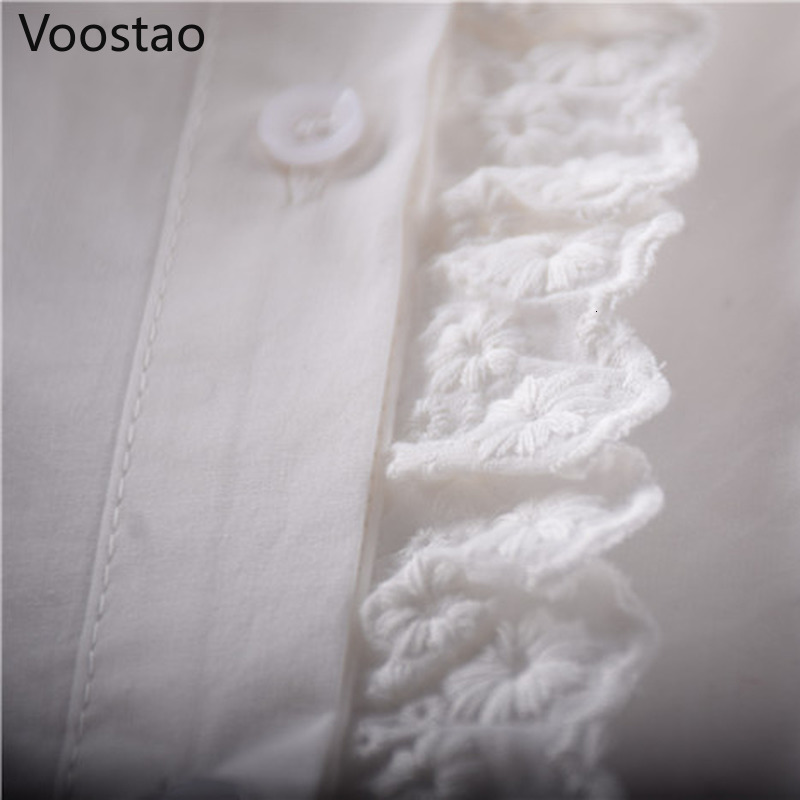 Women's Blouses Shirts Sweet Lolita Blouses Women Cute Strawberry Embroidery Lace Ruffles Peter Pan Collar JK Shirts Girls Flare Sleeve Blusas Mu