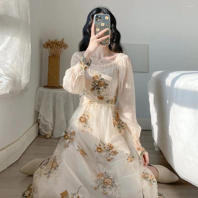 Casual Dresses Vintage Sweet Women White Dress Summer Short Sleeve Puff Y2k Midi Elegant Square Collar Bandage Sundress, Photo color
Casual Dresses Vintage Sweet Women White Dress Summer Short Sleeve Puff Y2k Midi Elegant Square Collar Bandage Sundress, Photo color