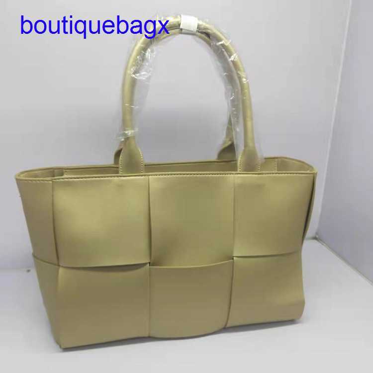 Luxury Bottegss Venetss Arco Evening Bags online store Tote Song Huiqiao Woven Handheld Bun Mother Simple Casual Large Plaid Women With logo 6DIV, Navy blue
Luxury Bottegss Venetss Arco Evening Bags online store Tote Song Huiqiao Woven Handheld Bun Mother Simple Casual Large Plaid Women With logo 6DIV, Navy blue