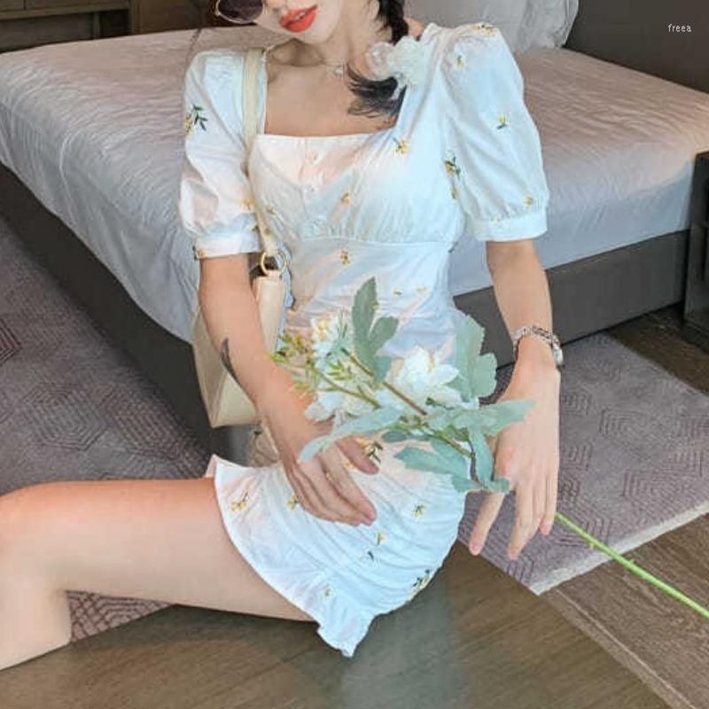 Casual Dresses Sexy One-piece Dress Korean Puff Sleeve Vintage Floral Females Beach Sundresses For Women Summer 2023 Lace-up Design, Picture shown
Casual Dresses Sexy One-piece Dress Korean Puff Sleeve Vintage Floral Females Beach Sundresses For Women Summer 2023 Lace-up Design, Picture shown