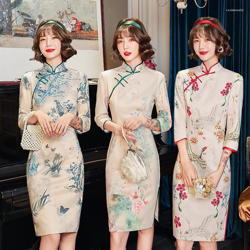 Ethnic Clothing Fall/winter Improved Deerskin Velvet Cheongsam Women's Mother's Costume Chinese Style Slim Retro Dress
Ethnic Clothing Fall/winter Improved Deerskin Velvet Cheongsam Women's Mother's Costume Chinese Style Slim Retro Dress