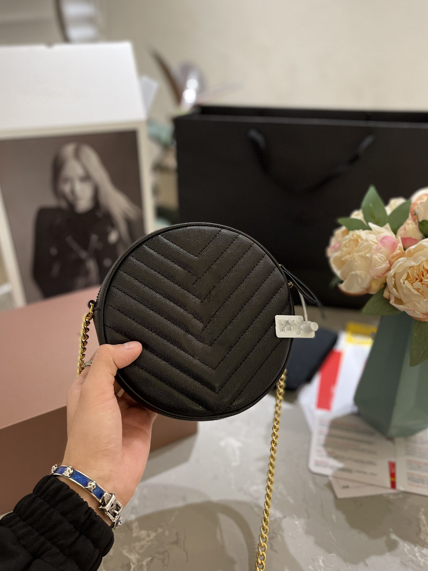 New Fashion Round Bag For Women travel Luxury Handbags Women Bags Designer Chain Purse socialite Fashion Shoulder Bag and Crossbody Bags with original box, ..
New Fashion Round Bag For Women travel Luxury Handbags Women Bags Designer Chain Purse socialite Fashion Shoulder Bag and Crossbody Bags with original box, ..