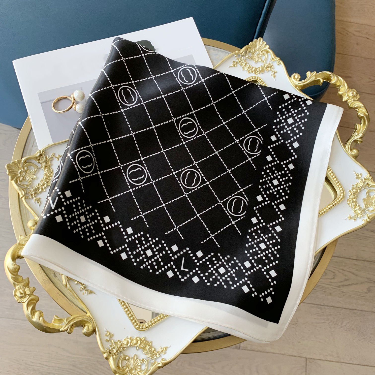 Luxury designer scarf cashmere material exquisite jacquard design latest style soft comfortable and warm very nice
Luxury designer scarf cashmere material exquisite jacquard design latest style soft comfortable and warm very nice