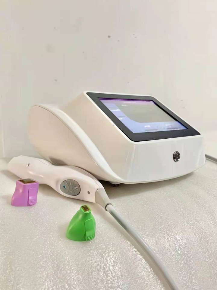 2023 Portable Fractional RF Skin Tighten Wrinkle Removal Treatment Anti Aging Skin Firming Machine