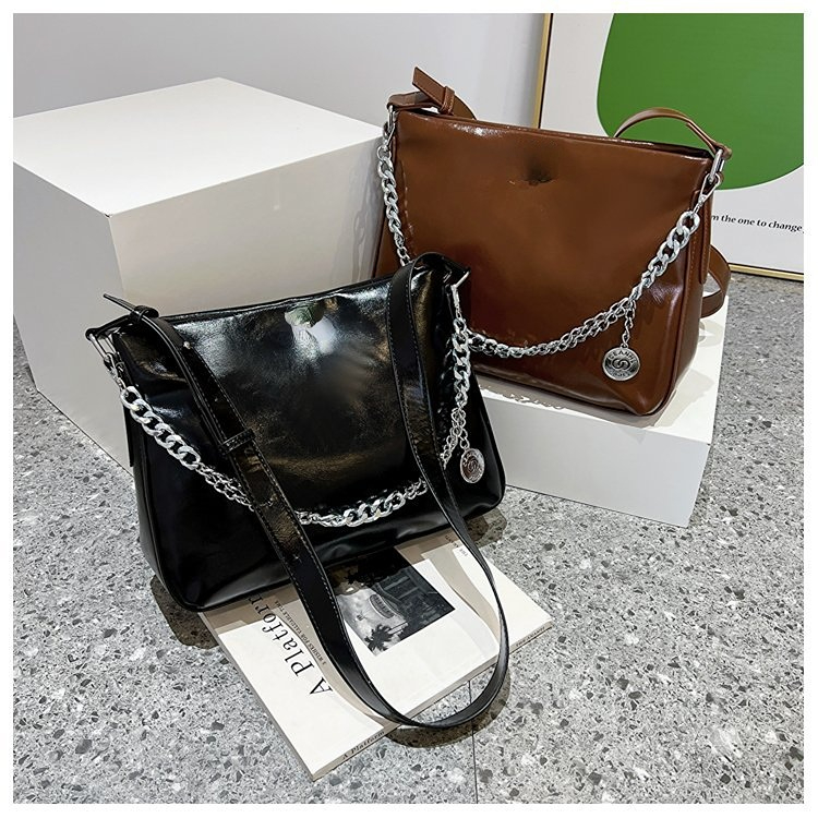 New Chain Shoulder Bucket Bag Niche Design Tote Bag Large Capacity Women's Bags Handbag, 31*23*10cm
New Chain Shoulder Bucket Bag Niche Design Tote Bag Large Capacity Women's Bags Handbag, 31*23*10cm