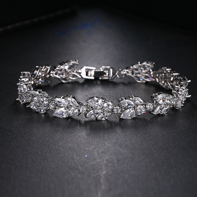 Charm Bracelets Emmaya High Quality Clear White Cubic Zirconia Leaf Pattern Bracelets Bangles For Women Girl Gift Fashion Wedding Jewelry Party 230313
Charm Bracelets Emmaya High Quality Clear White Cubic Zirconia Leaf Pattern Bracelets Bangles For Women Girl Gift Fashion Wedding Jewelry Party 230313