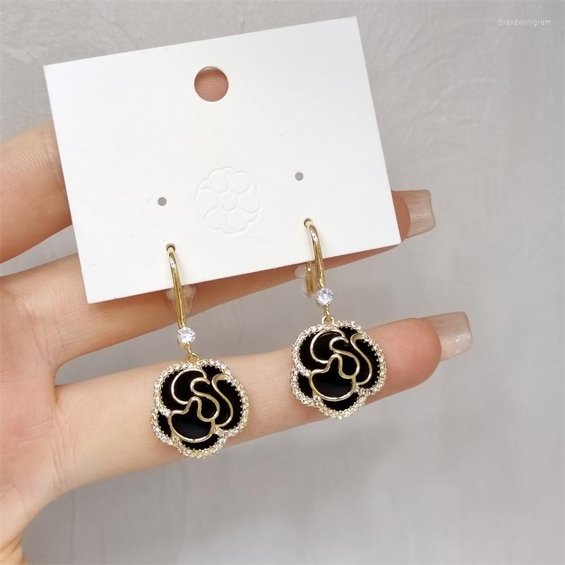 Stud Earrings European And American Rose Studded Fashion Style Flower Women Cool Jewelry Ear Accessories
Stud Earrings European And American Rose Studded Fashion Style Flower Women Cool Jewelry Ear Accessories