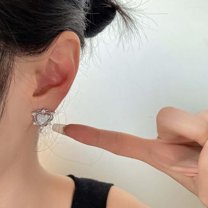 Stud Earrings Light Luxury Hollow Out Love Heart For Women Temperament All-match Fashion Piercing Ear Studs Accessories Jewelry
Stud Earrings Light Luxury Hollow Out Love Heart For Women Temperament All-match Fashion Piercing Ear Studs Accessories Jewelry