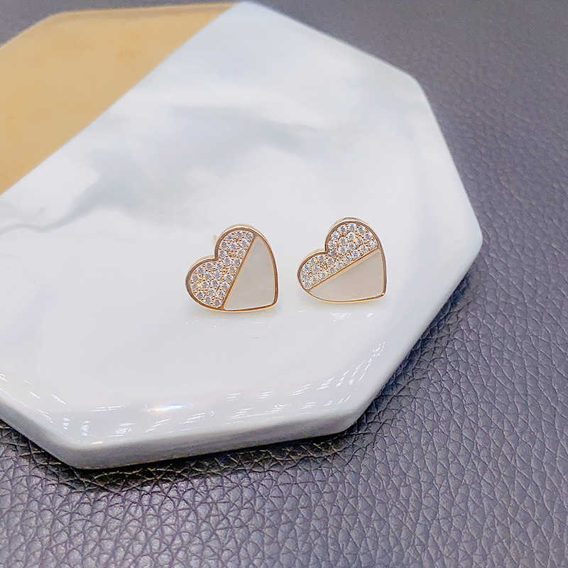 Dangle Chandelier Needle Korean Personalized Micro Inlaid Shell Love Simple Peach Heart Trend Personalized Earrings Female G230313
Dangle Chandelier Needle Korean Personalized Micro Inlaid Shell Love Simple Peach Heart Trend Personalized Earrings Female G230313