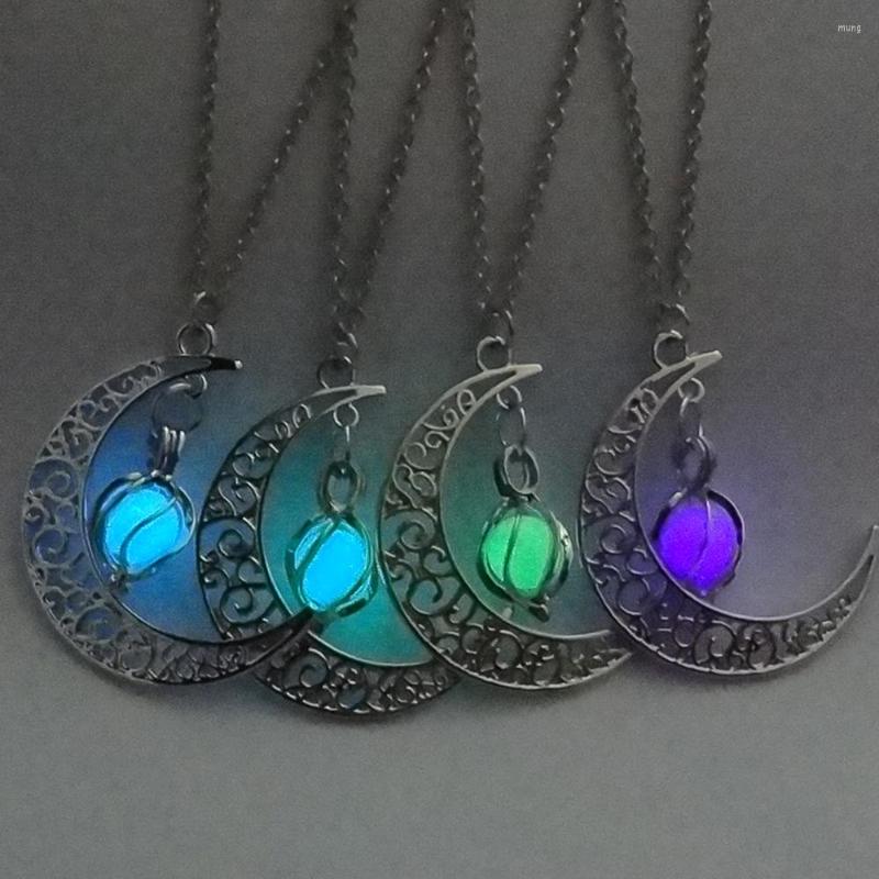 Pendant Necklaces Moon Glowing Pendants Necklace Gem Charm Jewelry Silver Plated Women Halloween Hollow Luminous Stone Gifts
Pendant Necklaces Moon Glowing Pendants Necklace Gem Charm Jewelry Silver Plated Women Halloween Hollow Luminous Stone Gifts